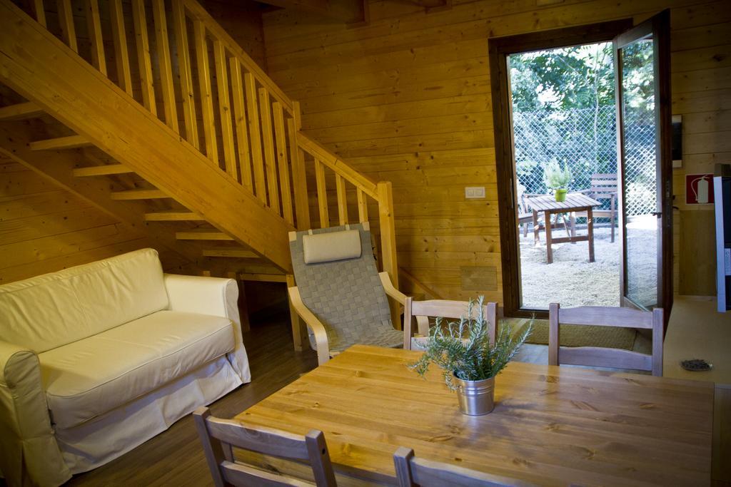 Apartamentos El Bosquet ซันต์กูกัต เดล บาเยส ห้อง รูปภาพ