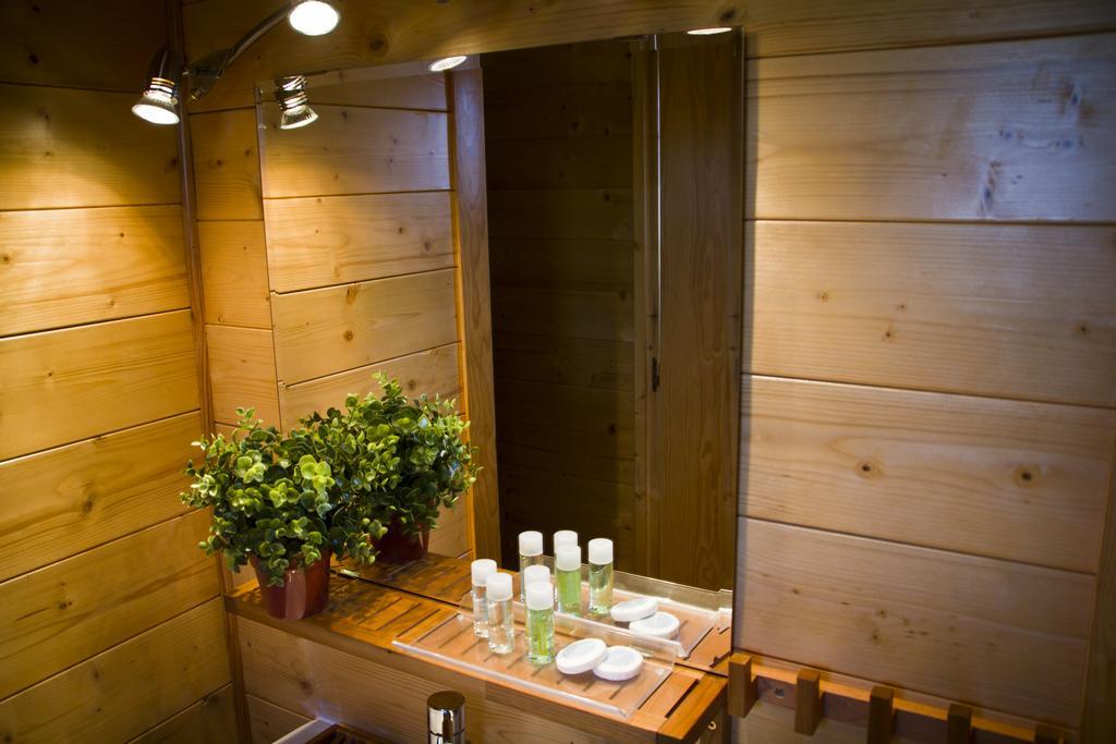Apartamentos El Bosquet ซันต์กูกัต เดล บาเยส ภายนอก รูปภาพ